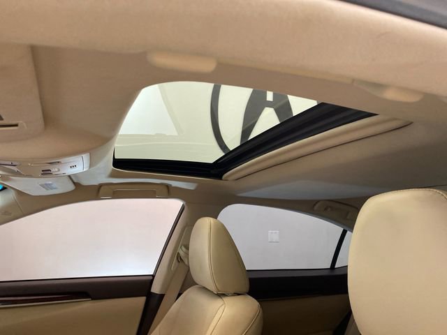 Used 2016 Lexus ES 350 w/ Luxury Package w/Wood Trim FWD image 11