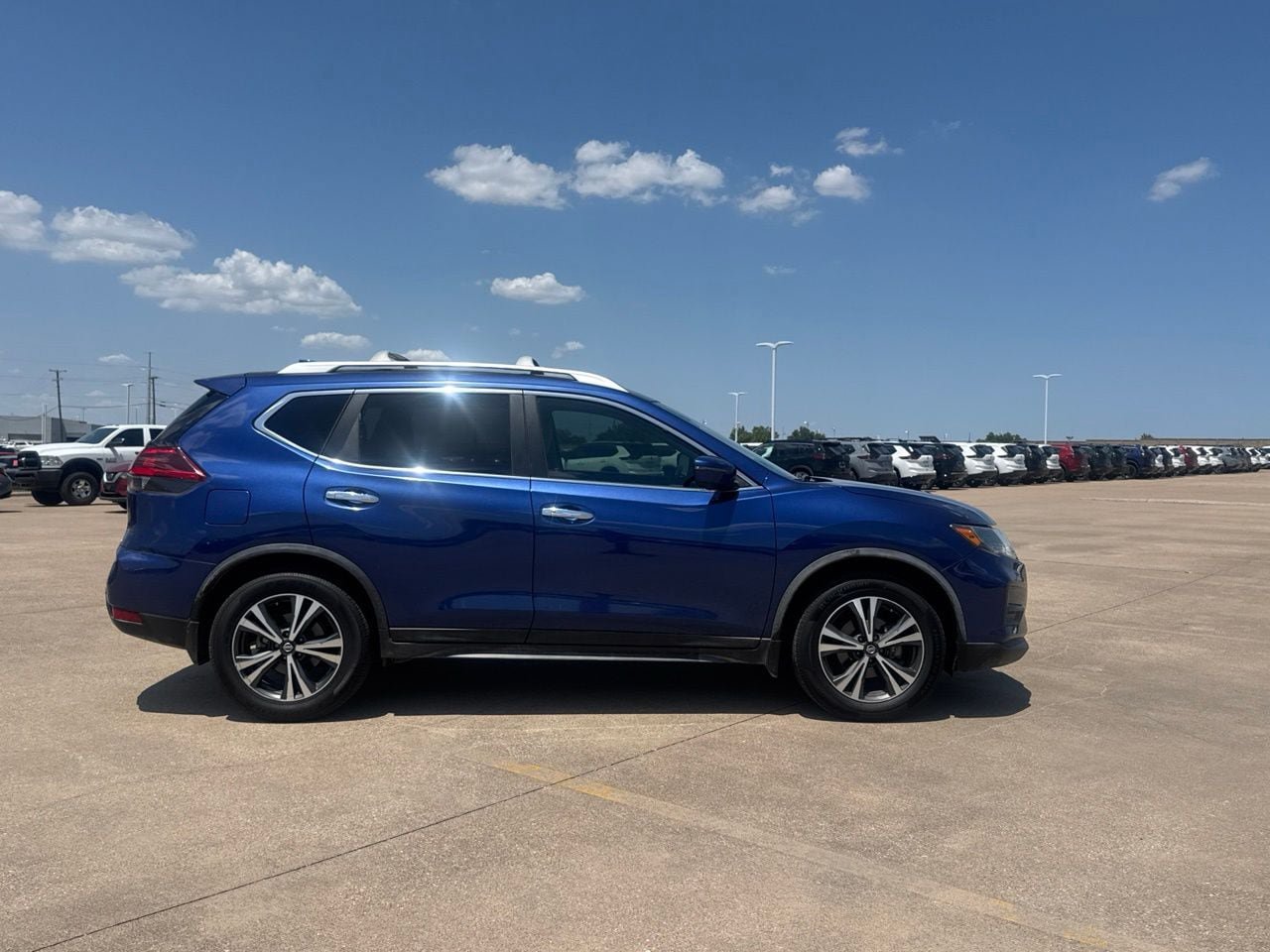 Used 2019 Nissan Rogue SV w/ Sun & Sound Touring Package FWD image 26