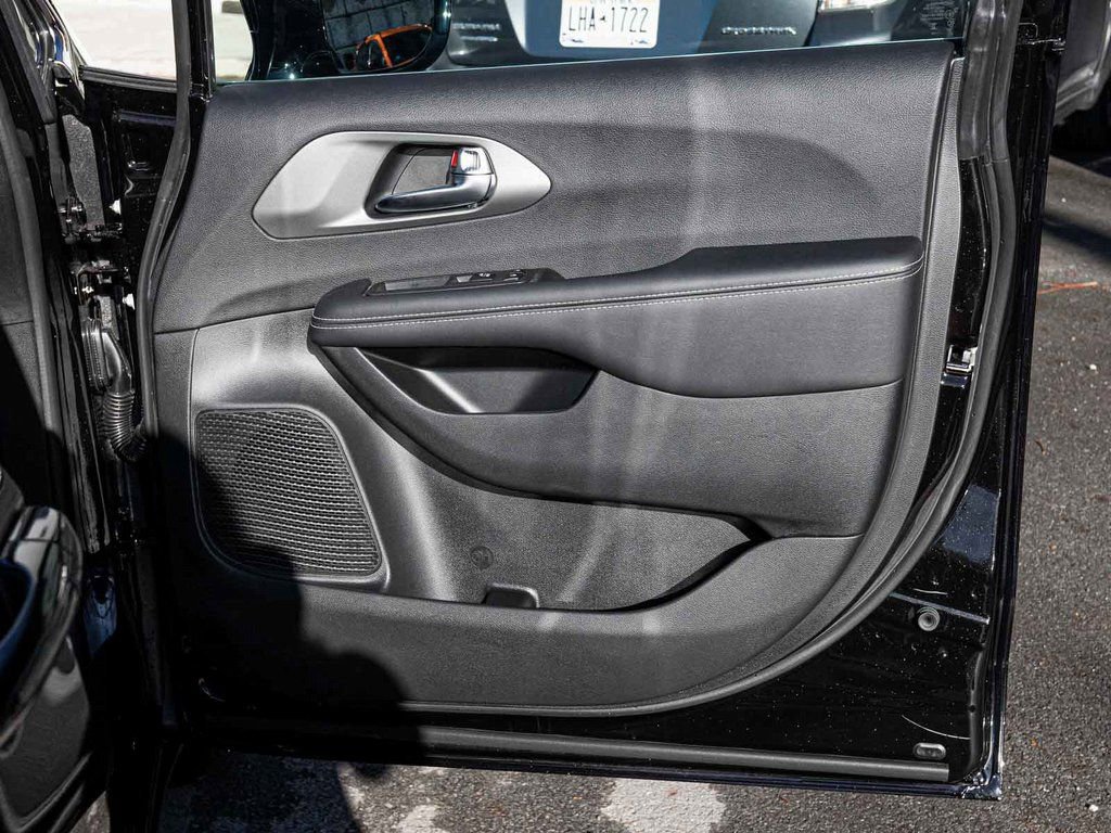 New 2026 Chrysler Voyager LX image 13