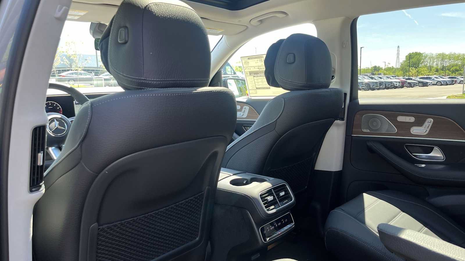 New 2026 Mercedes-Benz GLS 450 4MATIC image 31