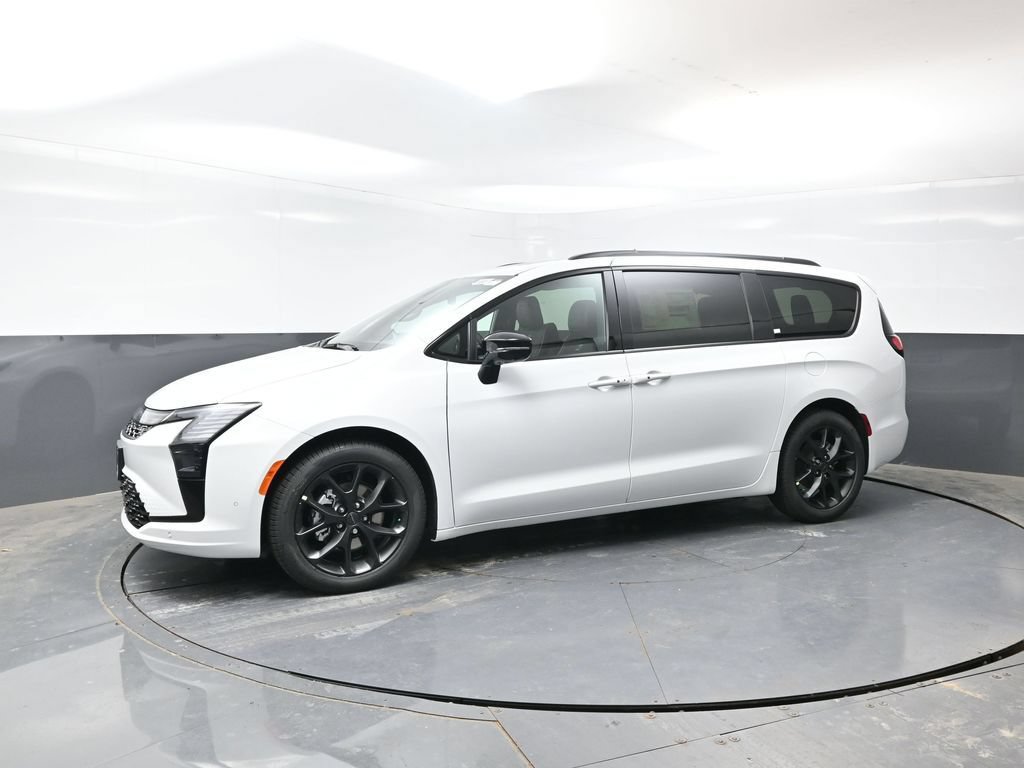 New 2027 Chrysler Pacifica Limited FWD image 5