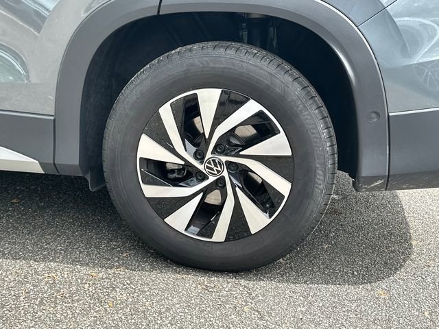 Certified 2025 Volkswagen Tiguan S image 35
