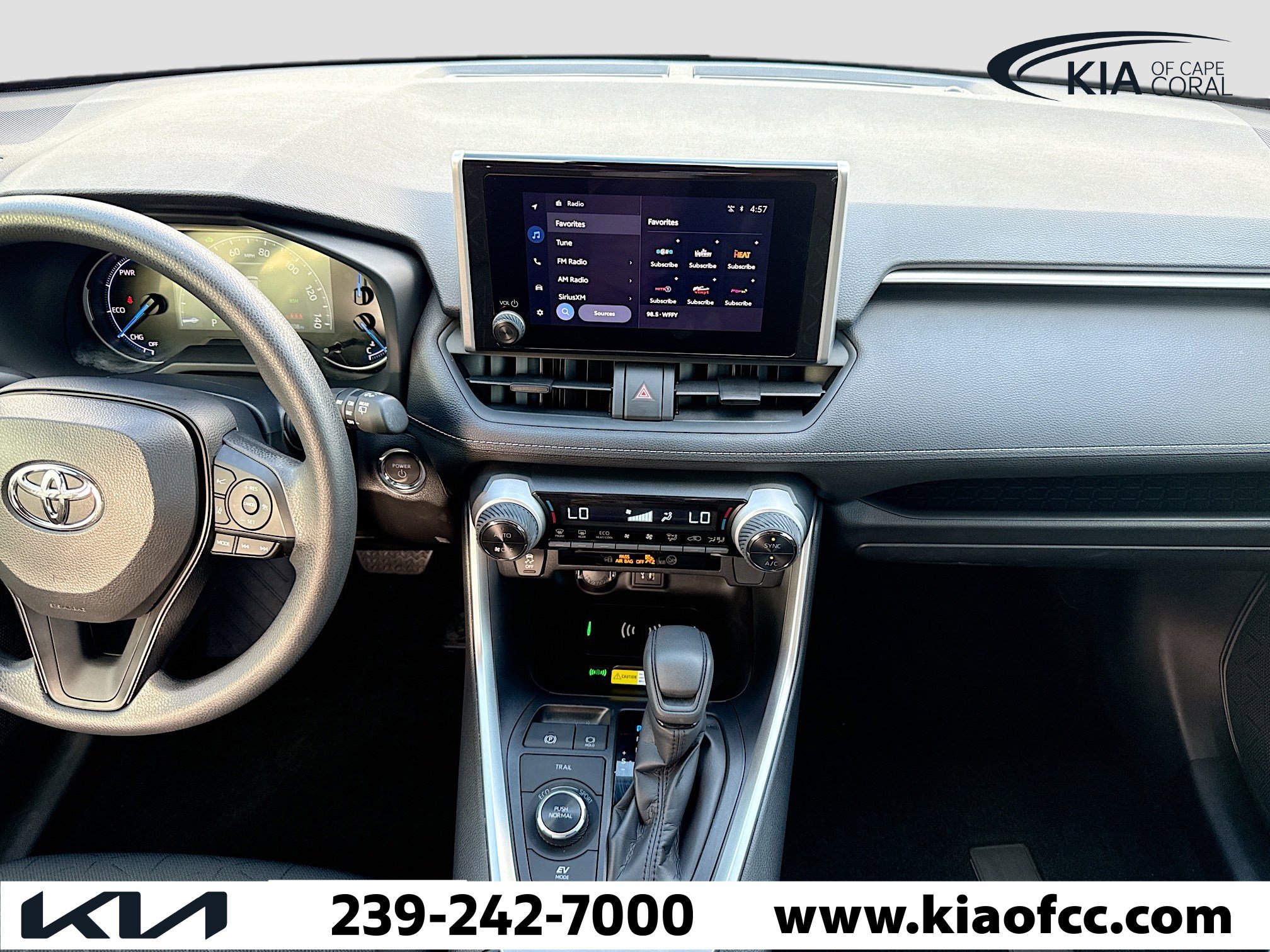 Used 2025 Toyota RAV4 XLE w/ Convenience Package image 19