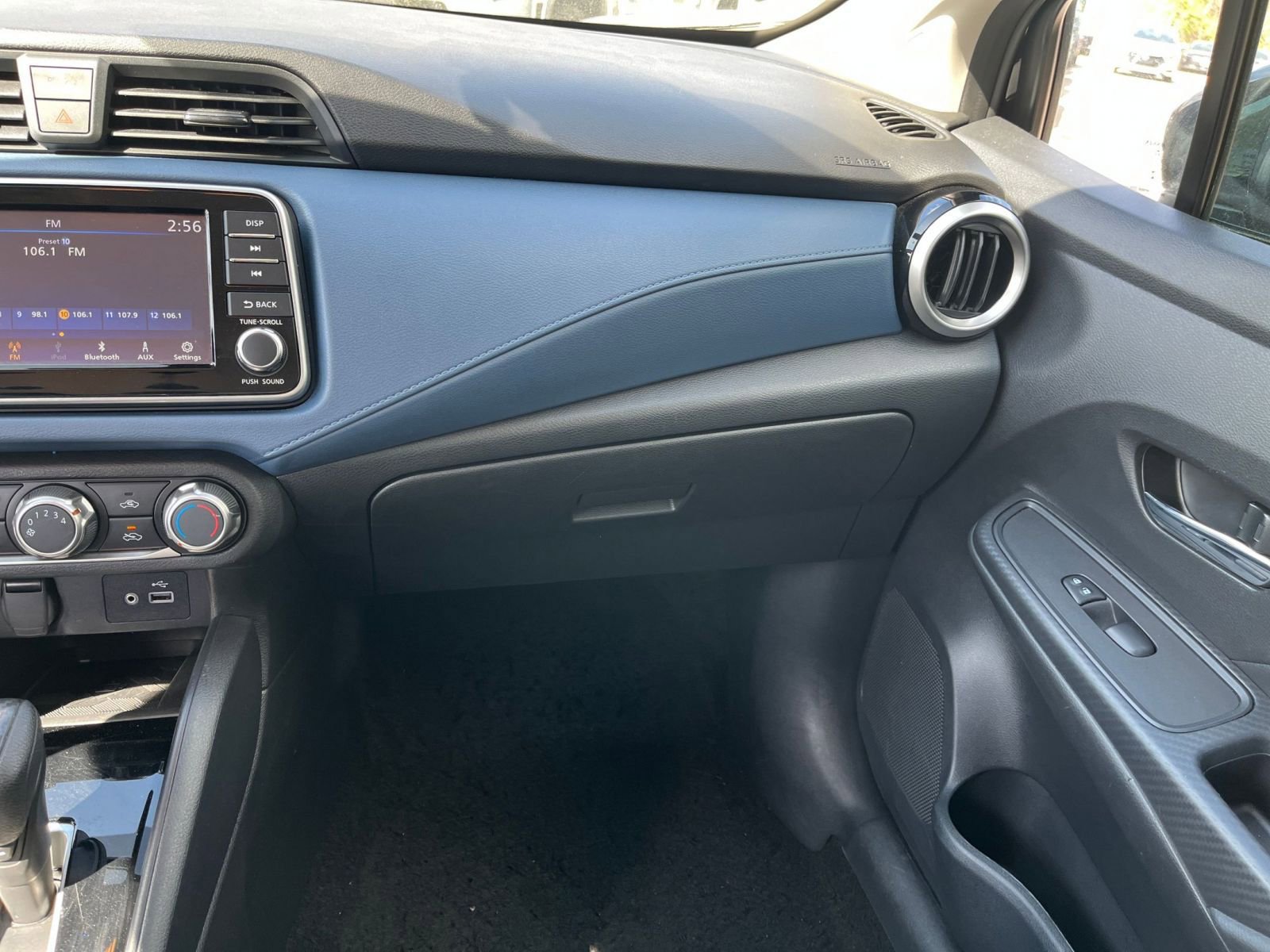 Used 2025 Nissan Versa SV image 32