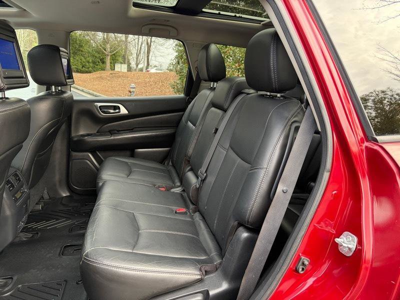 Used 2014 Nissan Pathfinder Platinum w/ Platinum Premium Package FWD image 32