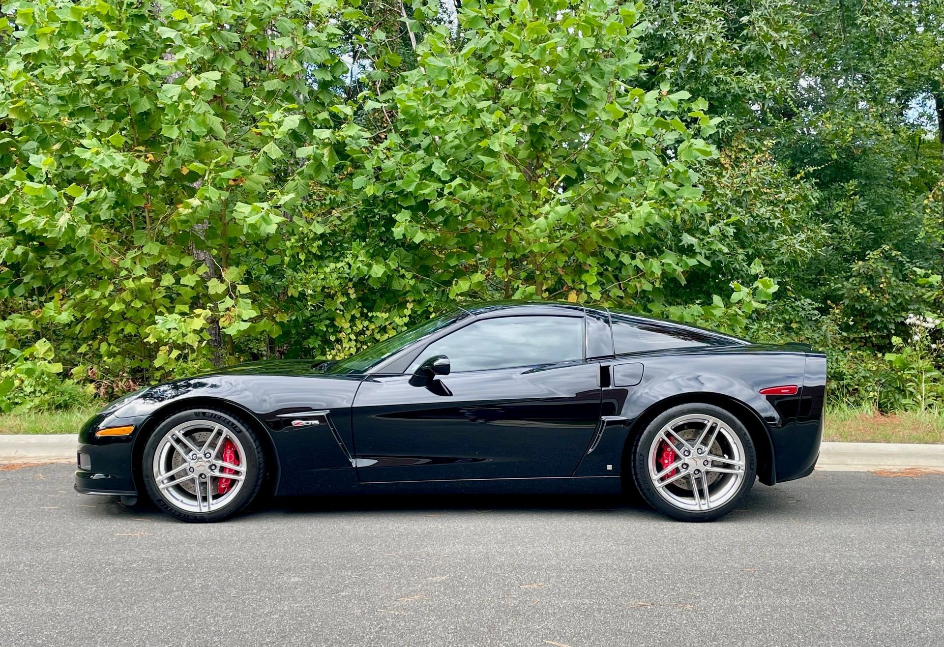 Used 2007 Chevrolet Corvette Z06 w/ Preferred Equipment Group image 10