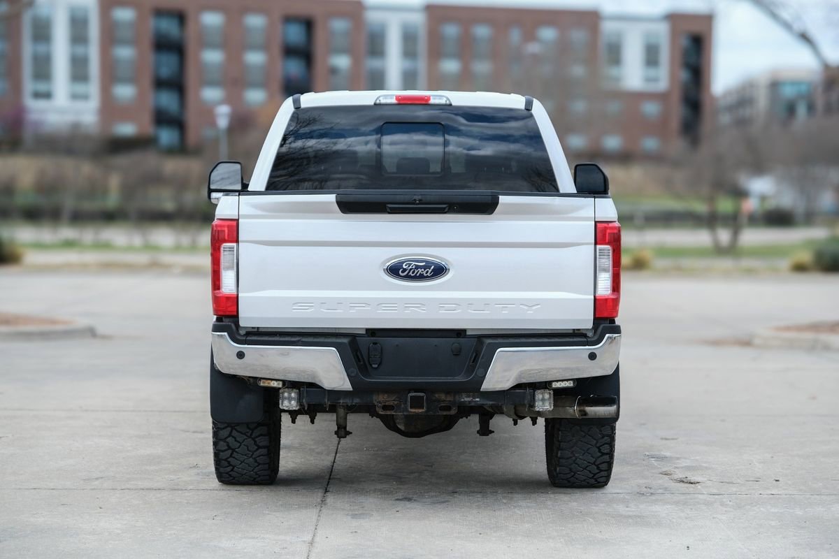 Used 2018 Ford F250 Lariat w/ Chrome Package image 18