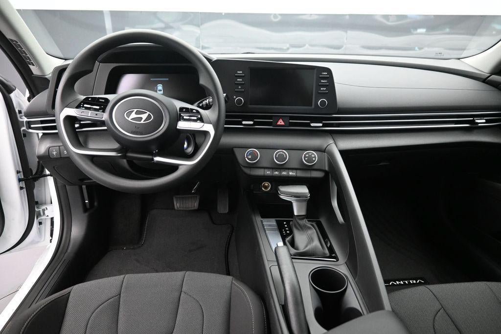 New 2026 Hyundai Elantra SE FWD image 11