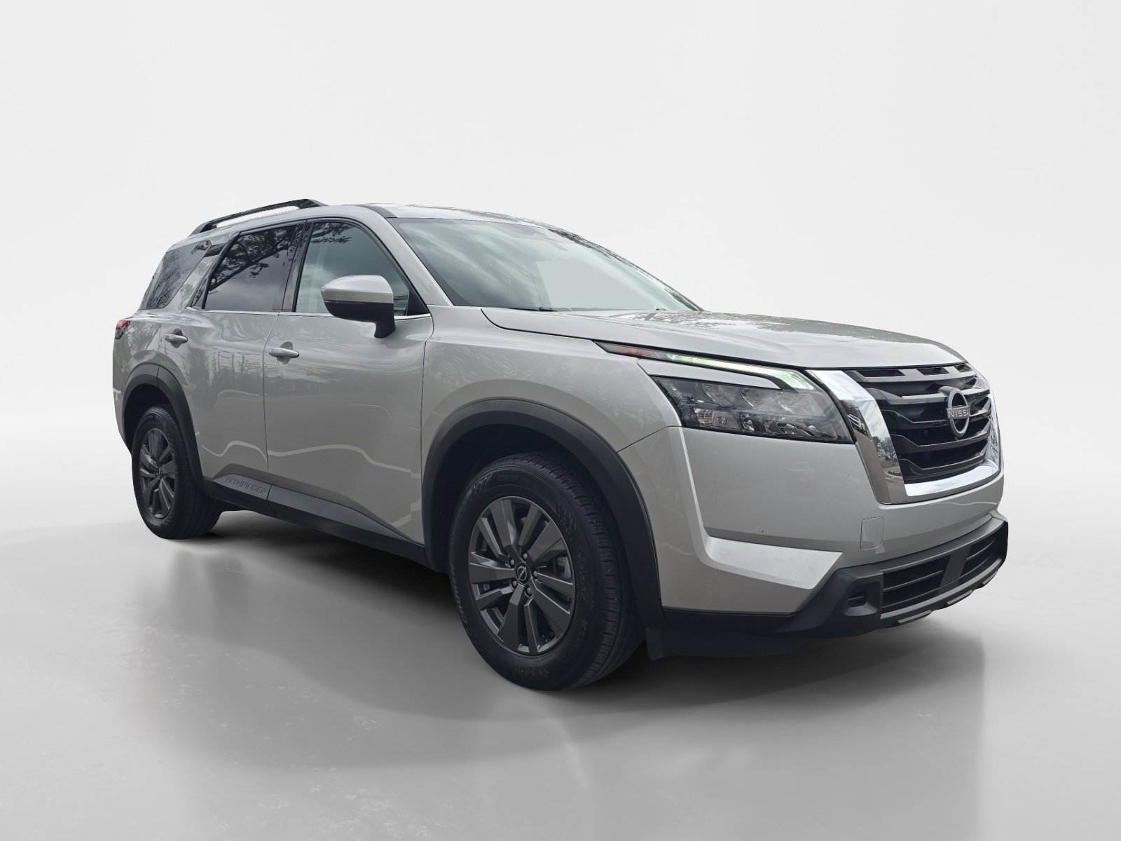 Used 2025 Nissan Pathfinder SV image 7
