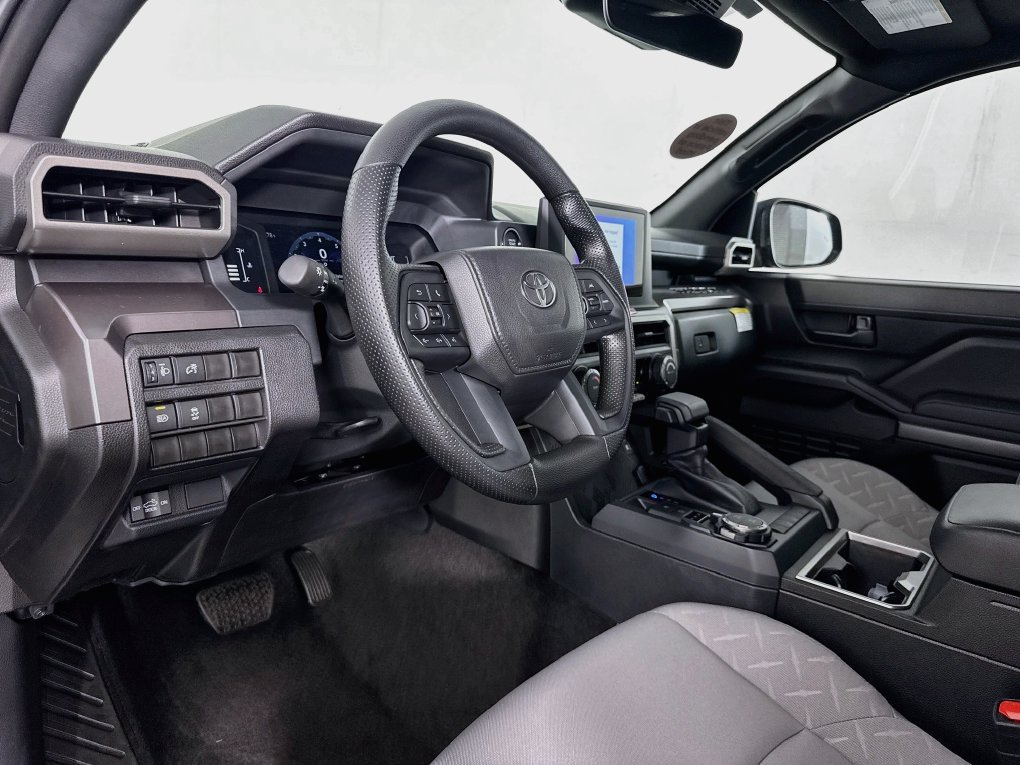 Used 2025 Toyota Tacoma SR5 AWD/4WD image 12
