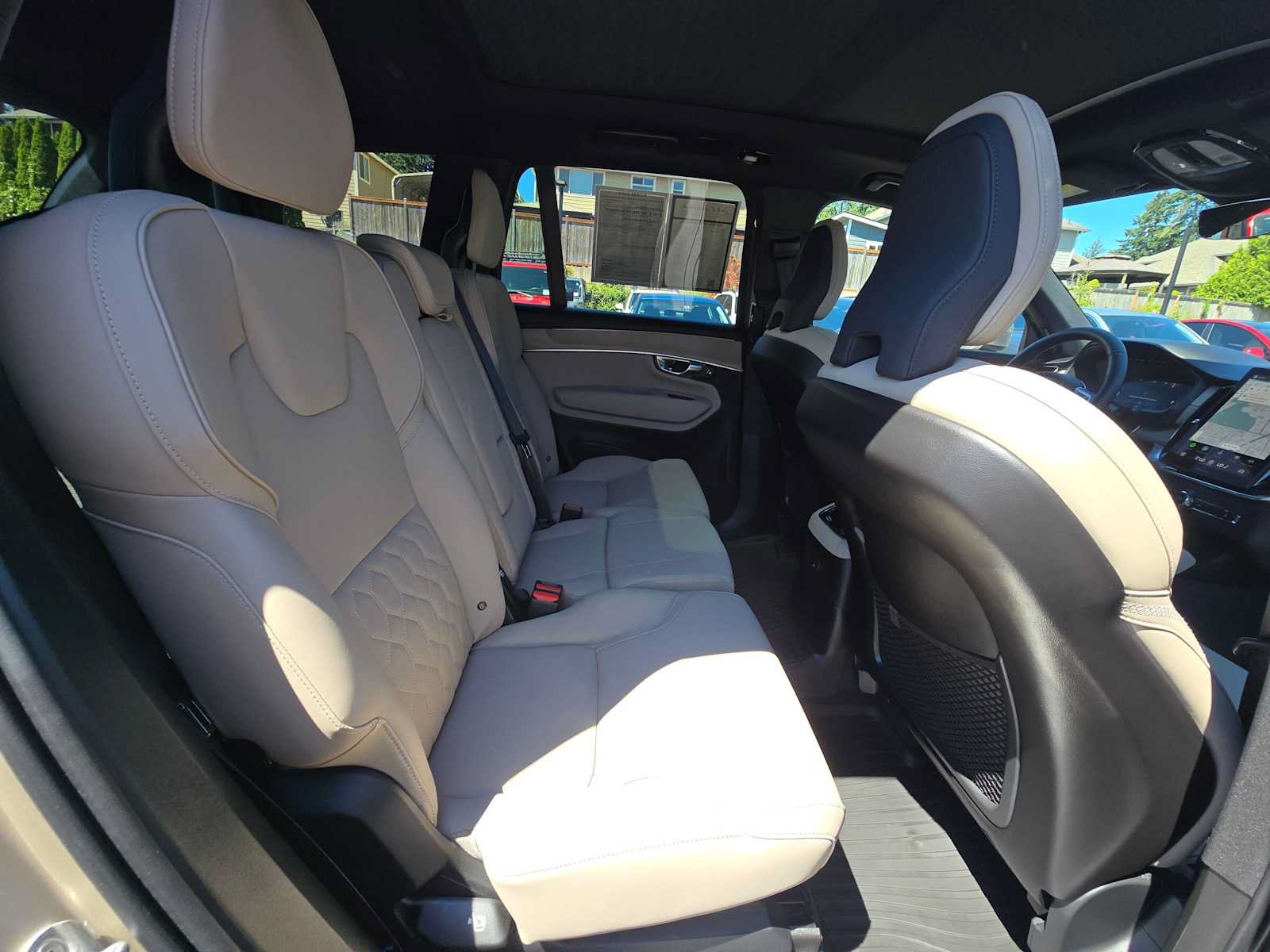 Used 2026 Volvo XC90 T8 Plus w/ Protection Package Premier AWD/4WD image 12