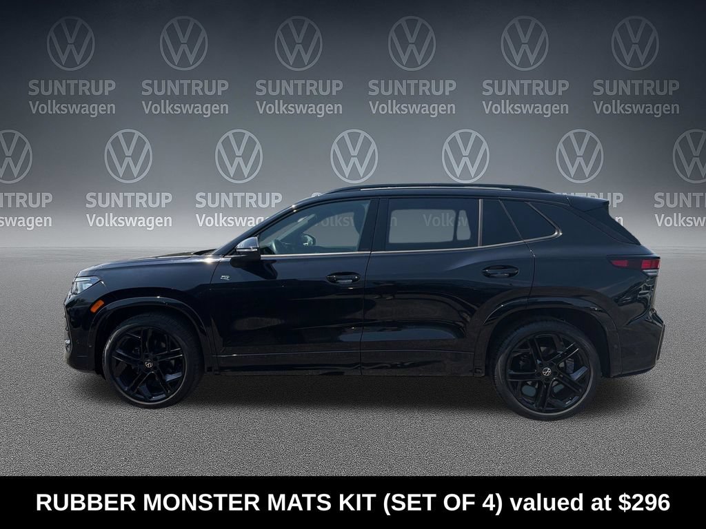 Used 2025 Volkswagen Tiguan SE R-Line FWD image 2