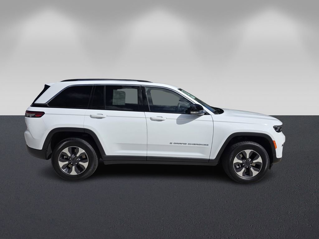 Used 2022 Jeep Grand Cherokee Limited 4xe w/ Luxury Tech Group II image 3