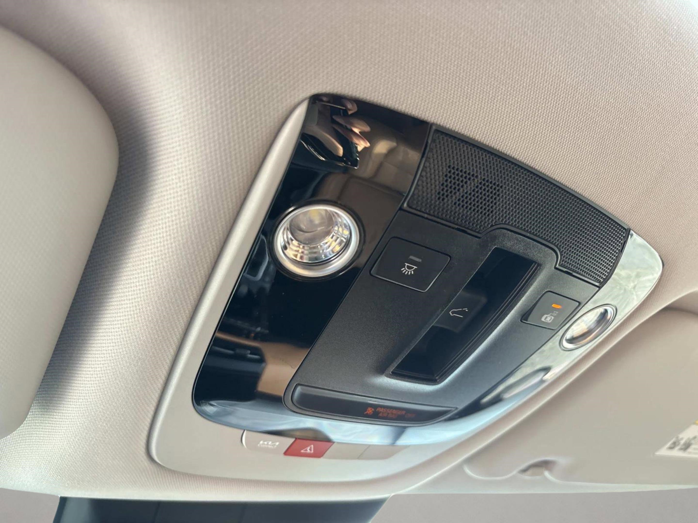 Used 2024 Kia Seltos SX w/ SX Sunroof Package image 34