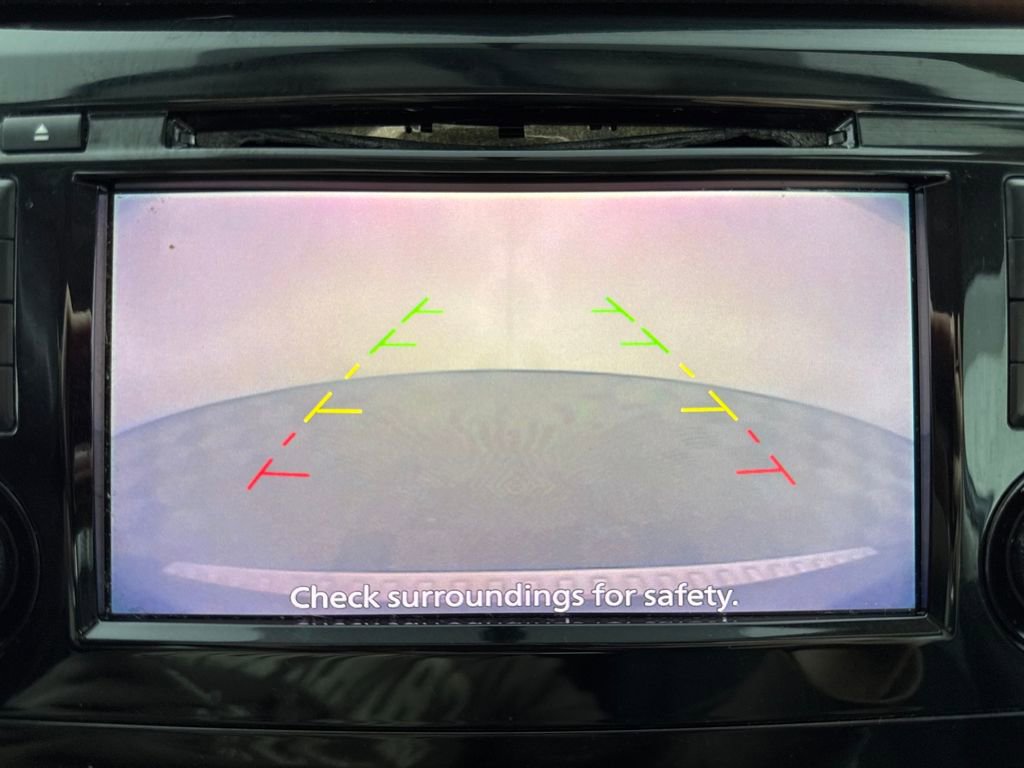 Used 2018 Nissan Rogue S image 15