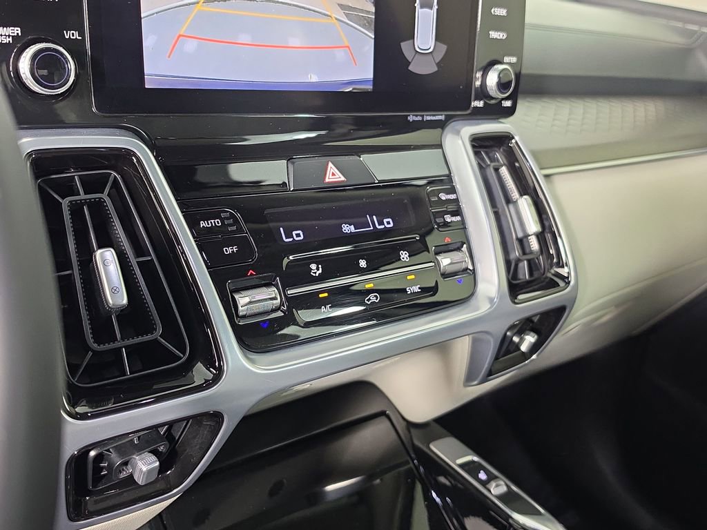 Certified 2022 Kia Sorento SX FWD image 20