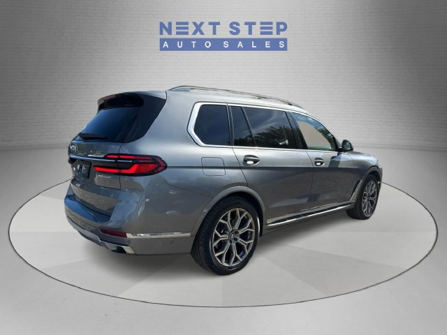 Used 2026 BMW X7 xDrive40i AWD/4WD image 8