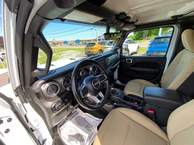 Used 2023 Jeep Wrangler Unlimited Sahara w/ LED Lighting Group AWD/4WD image 18