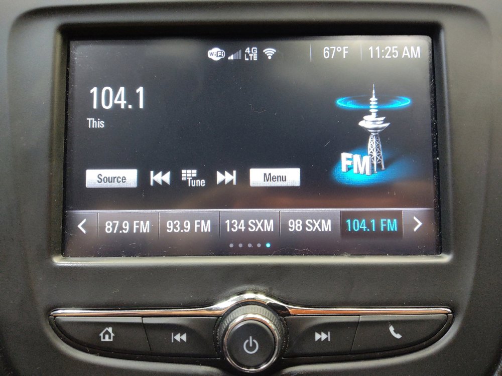 Used 2017 Chevrolet Malibu LT FWD image 25