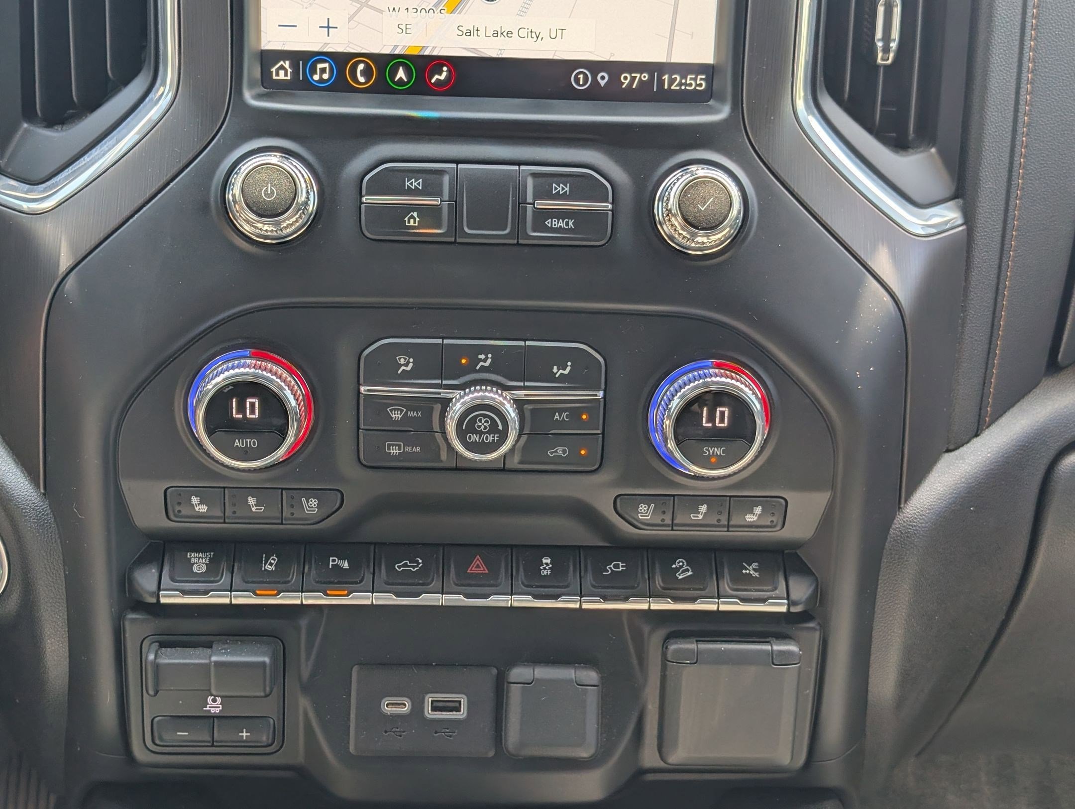 Certified 2021 GMC Sierra 3500 AT4 w/ AT4 Premium Plus Package AWD/4WD image 22