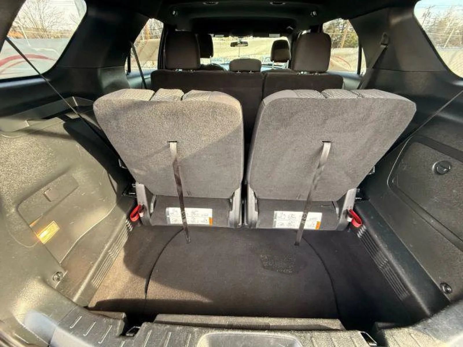 Used 2019 Ford Explorer XLT image 19