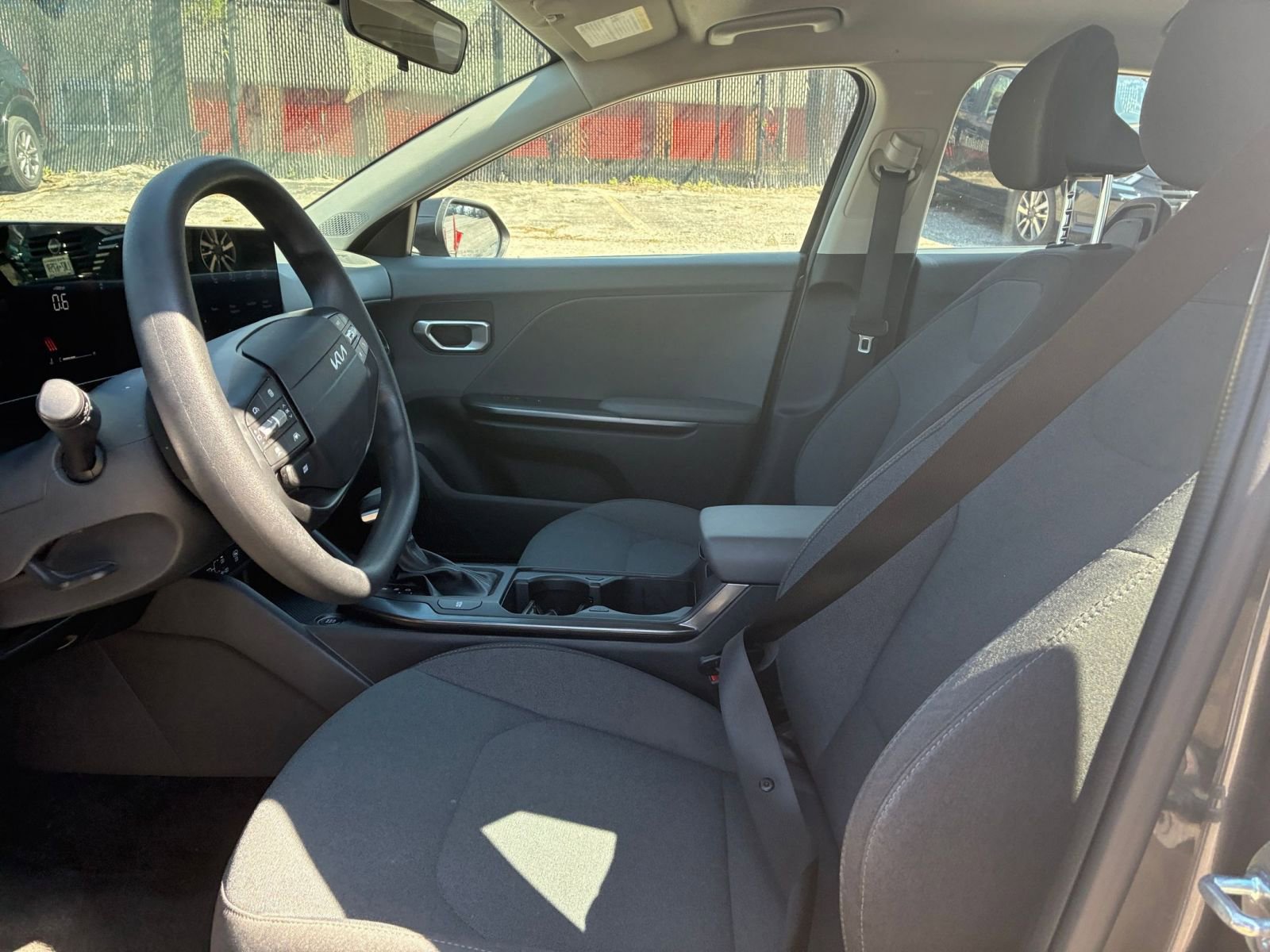 Used 2025 Kia K4 LXS image 22