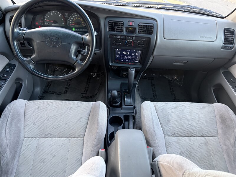 Used 2002 Toyota 4Runner SR5 w/ Upgrade Value Pkg 2 AWD/4WD image 28