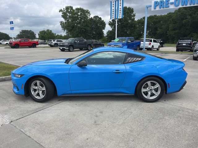 Used 2024 Ford Mustang Coupe RWD image 3