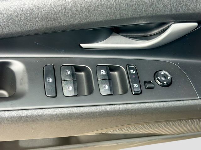 New 2026 Hyundai Elantra Limited FWD image 18