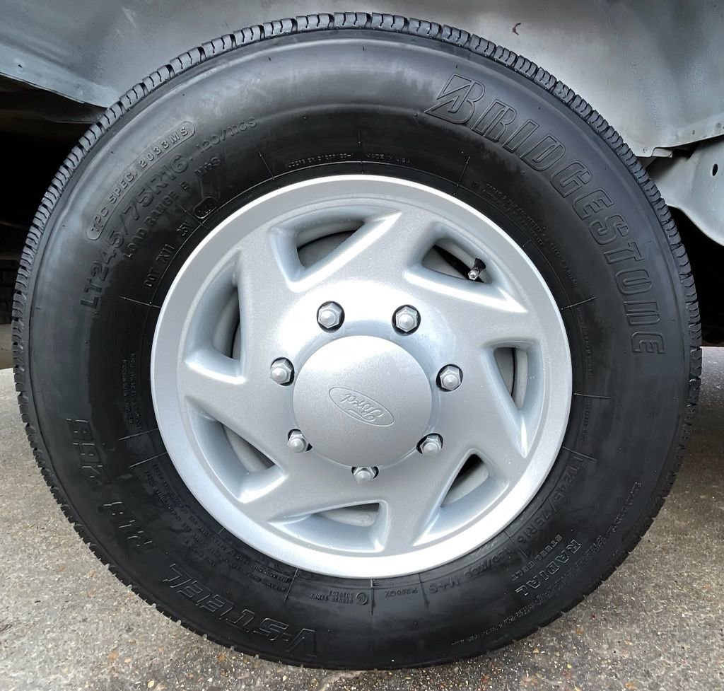 Used 2009 Ford E-350 and Econoline 350 XLT image 14