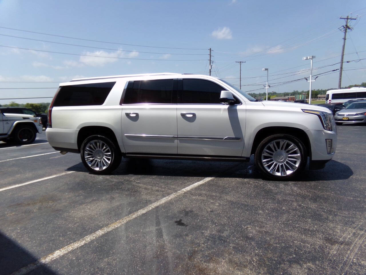 Used 2016 Cadillac Escalade ESV Platinum AWD/4WD image 59