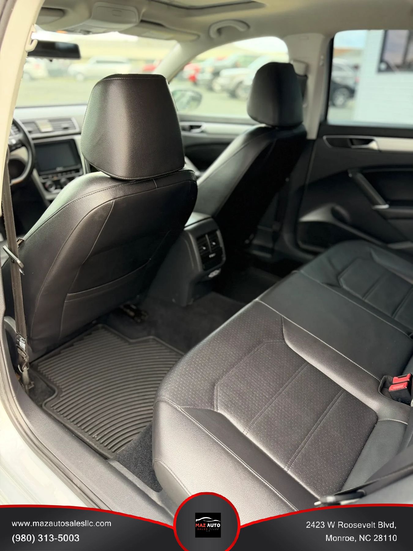 Used 2019 Volkswagen Passat 2.0T Wolfsburg w/ Wheels & Sunroof Package FWD image 12