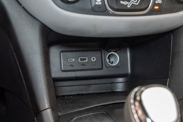 Used 2020 Chevrolet Equinox LS FWD image 19