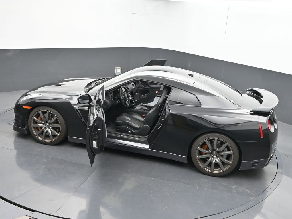 Used 2014 Nissan GT-R Premium image 58