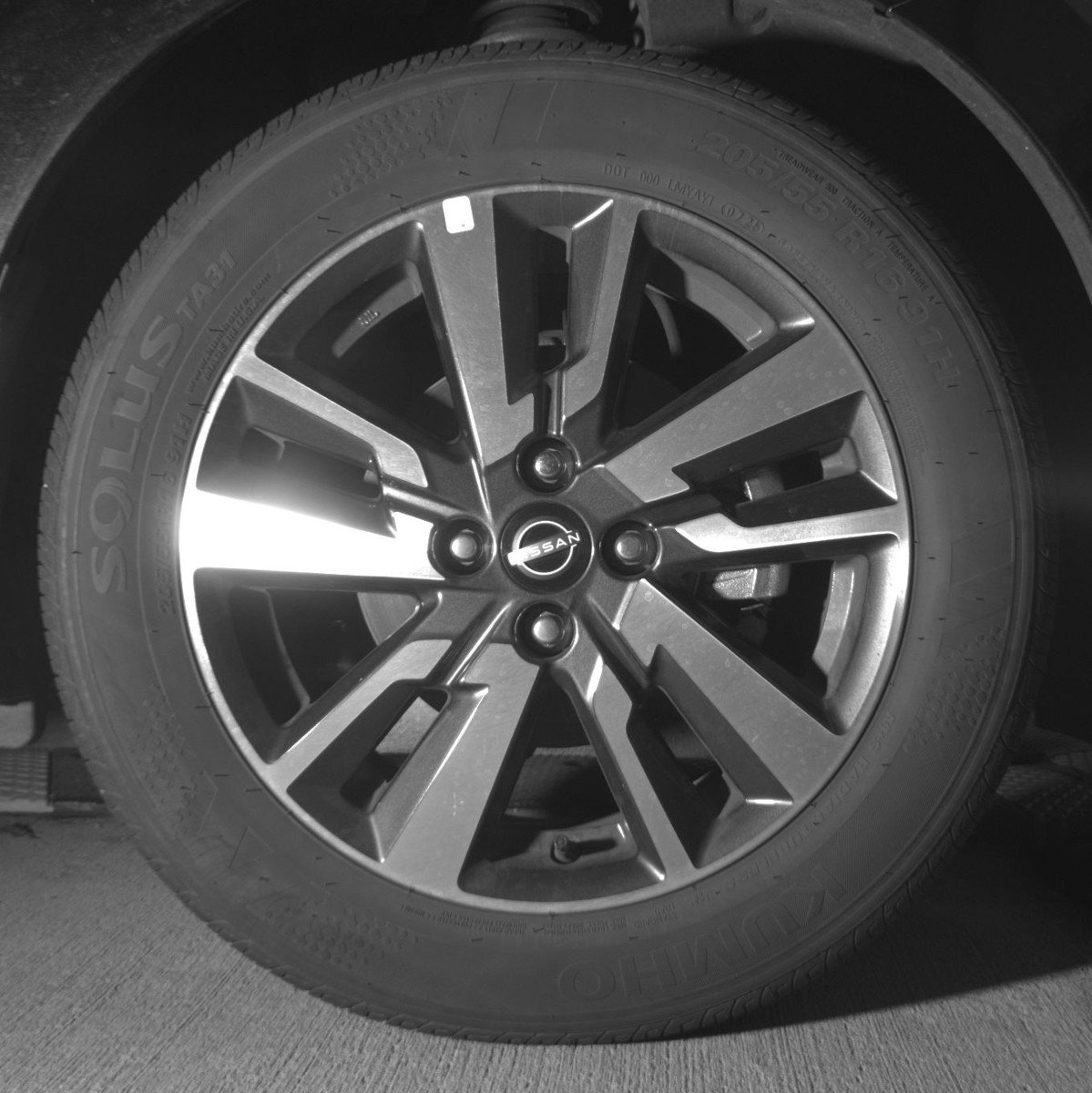 Used 2025 Nissan Versa SV image 13