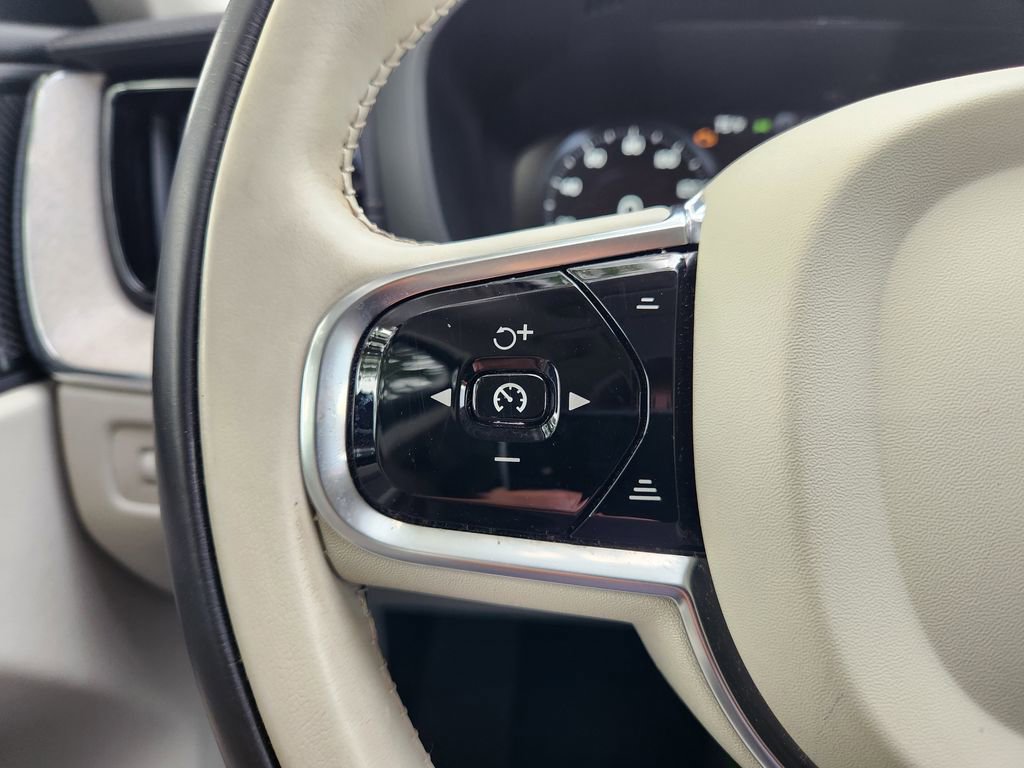 Used 2021 Volvo XC60 T5 Inscription w/ Protection Package Premier FWD image 28