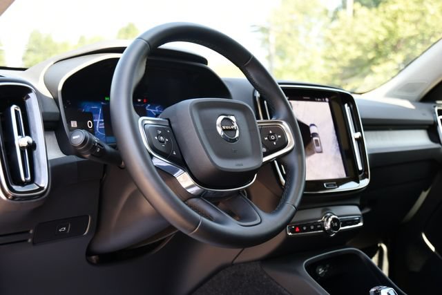 Certified 2026 Volvo XC40 B5 Plus AWD/4WD image 14