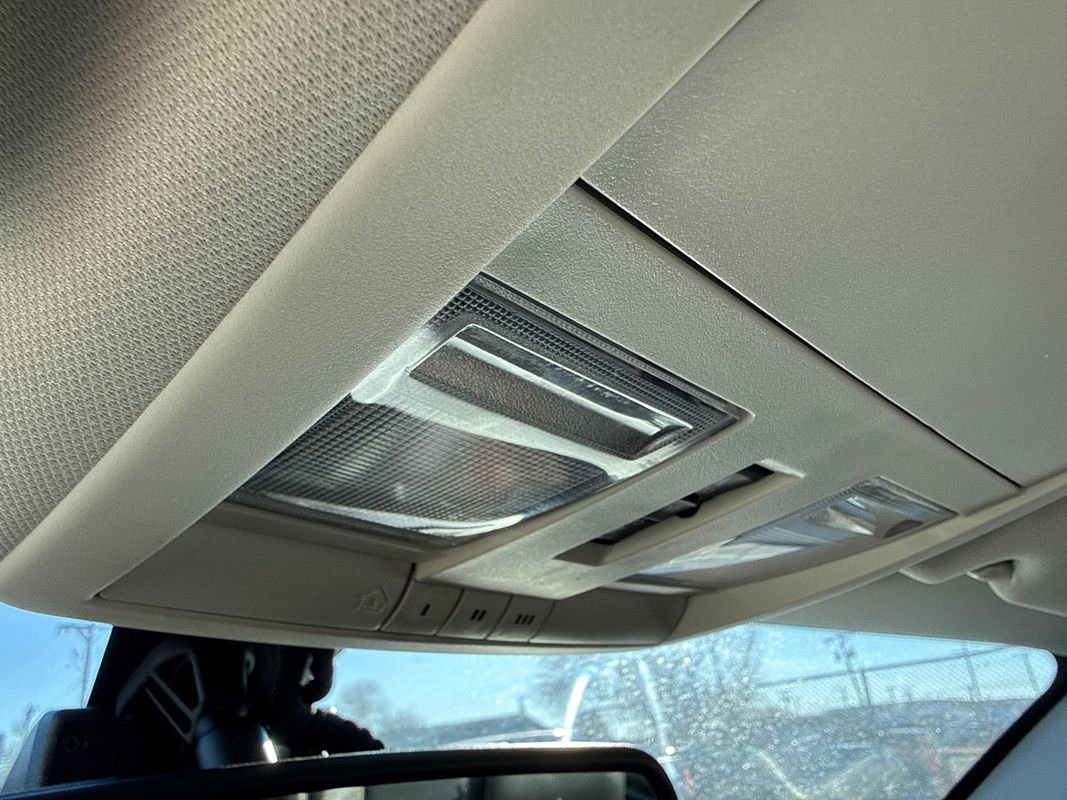 Used 2010 Chrysler 300 C w/ Luxury Group II image 22