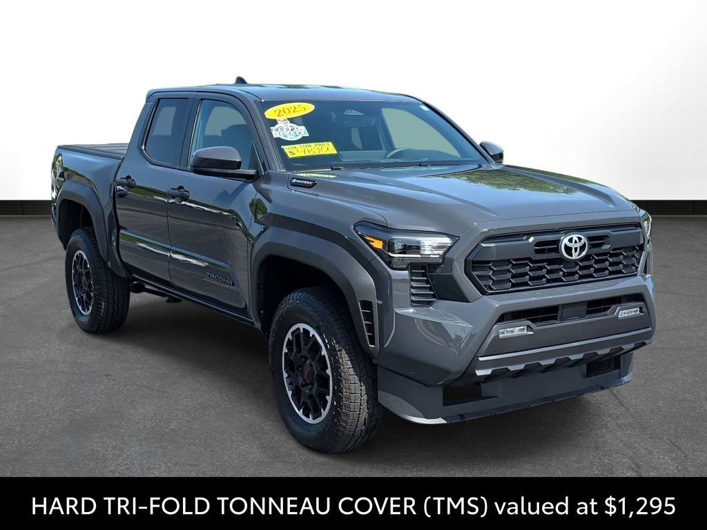 Used 2025 Toyota Tacoma TRD Off-Road AWD/4WD image 3