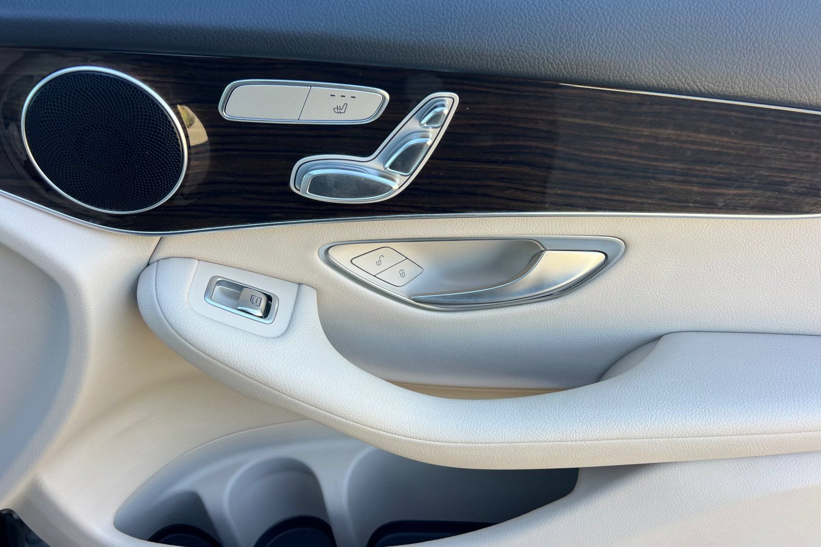 Used 2019 Mercedes-Benz GLC 300 image 20