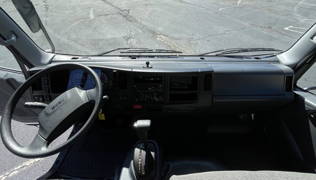 Used 2024 Isuzu NPR RWD image 19