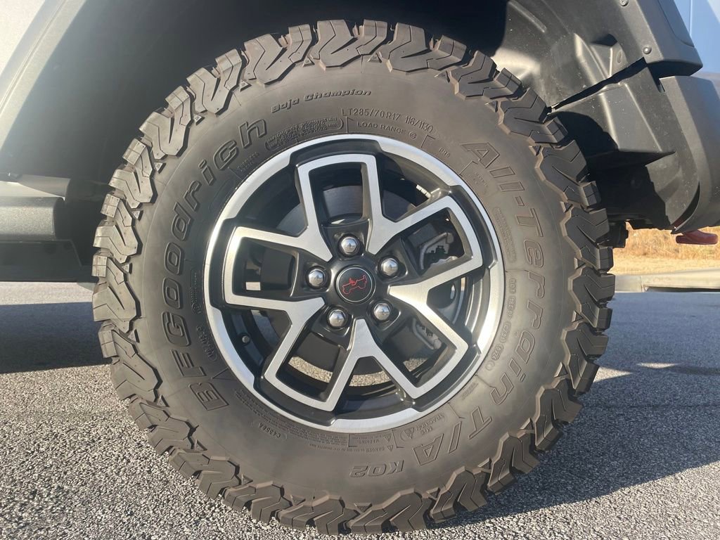 Used 2024 Jeep Wrangler Unlimited Rubicon w/ Technology Group image 9