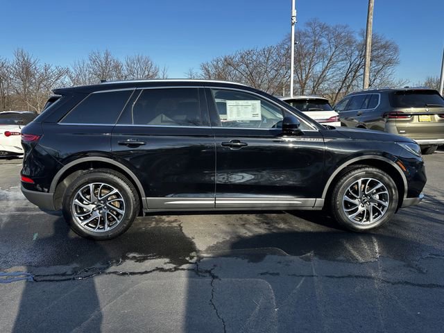 Used 2022 Lincoln Corsair AWD w/ Equipment Group 101A image 4