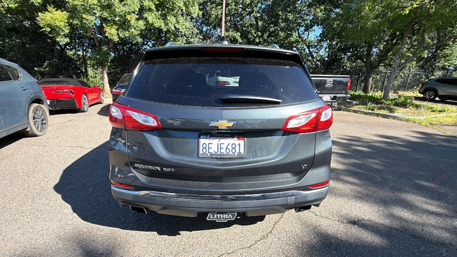 Used 2018 Chevrolet Equinox LT w/ LPO, Hit The Road Package FWD image 6