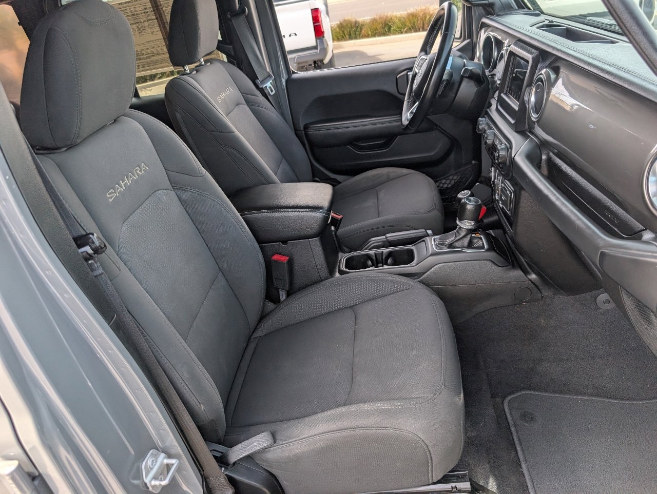 Used 2020 Jeep Wrangler Unlimited Sahara image 8