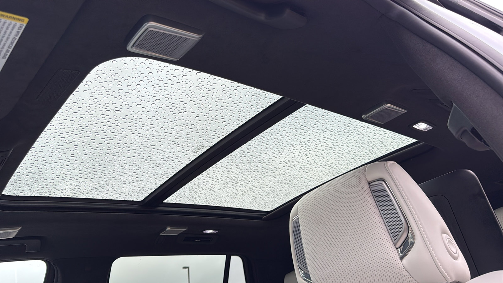 Used 2025 Cadillac Escalade Premium Luxury Platinum image 28