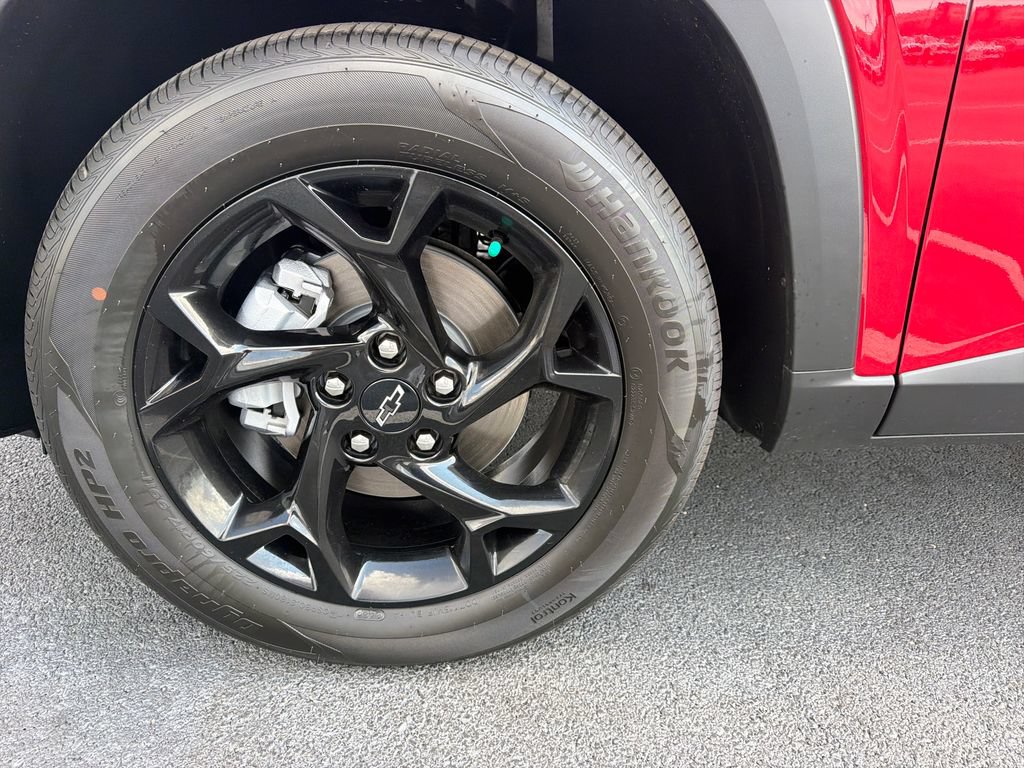 New 2026 Chevrolet Trax LT w/ Midnight Edition FWD image 10