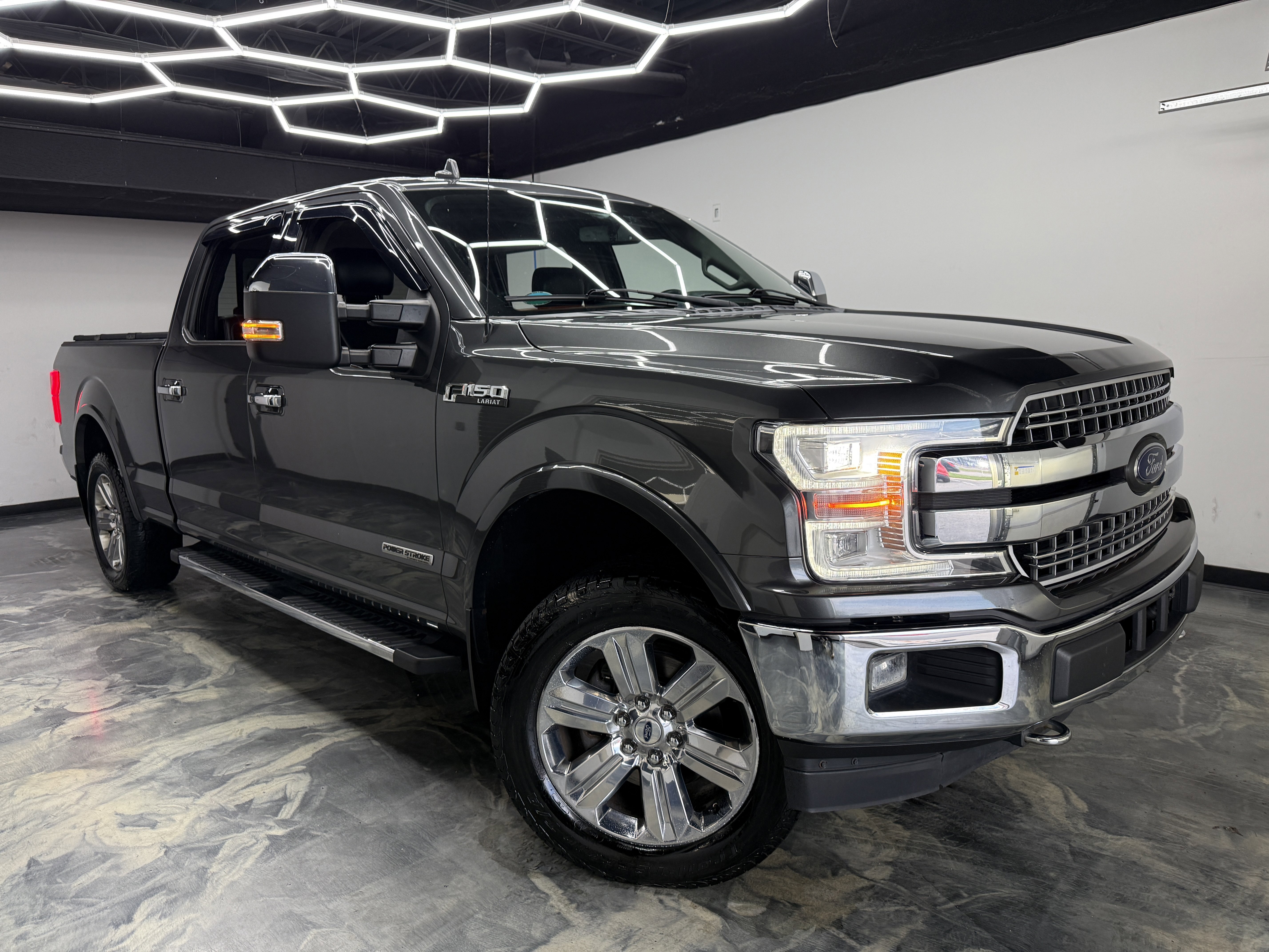 Used 2018 Ford F150 Lariat w/ Equipment Group 502A Luxury AWD/4WD image 6