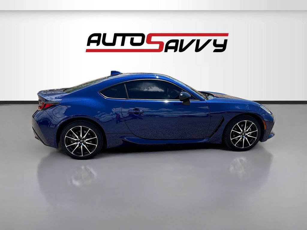 Used 2023 Toyota GR86 w/ ALL Weather Mat Package (TMS) RWD image 8