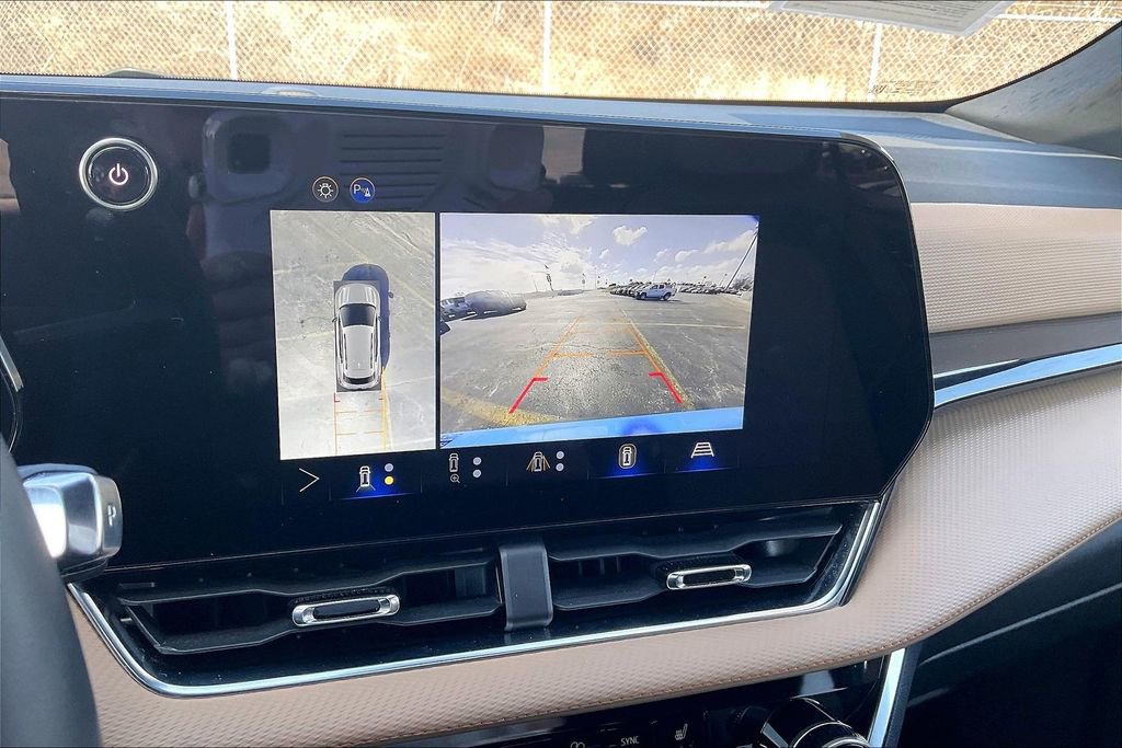 Used 2025 Chevrolet Equinox ACTIV w/ Safety and Technology Package image 17